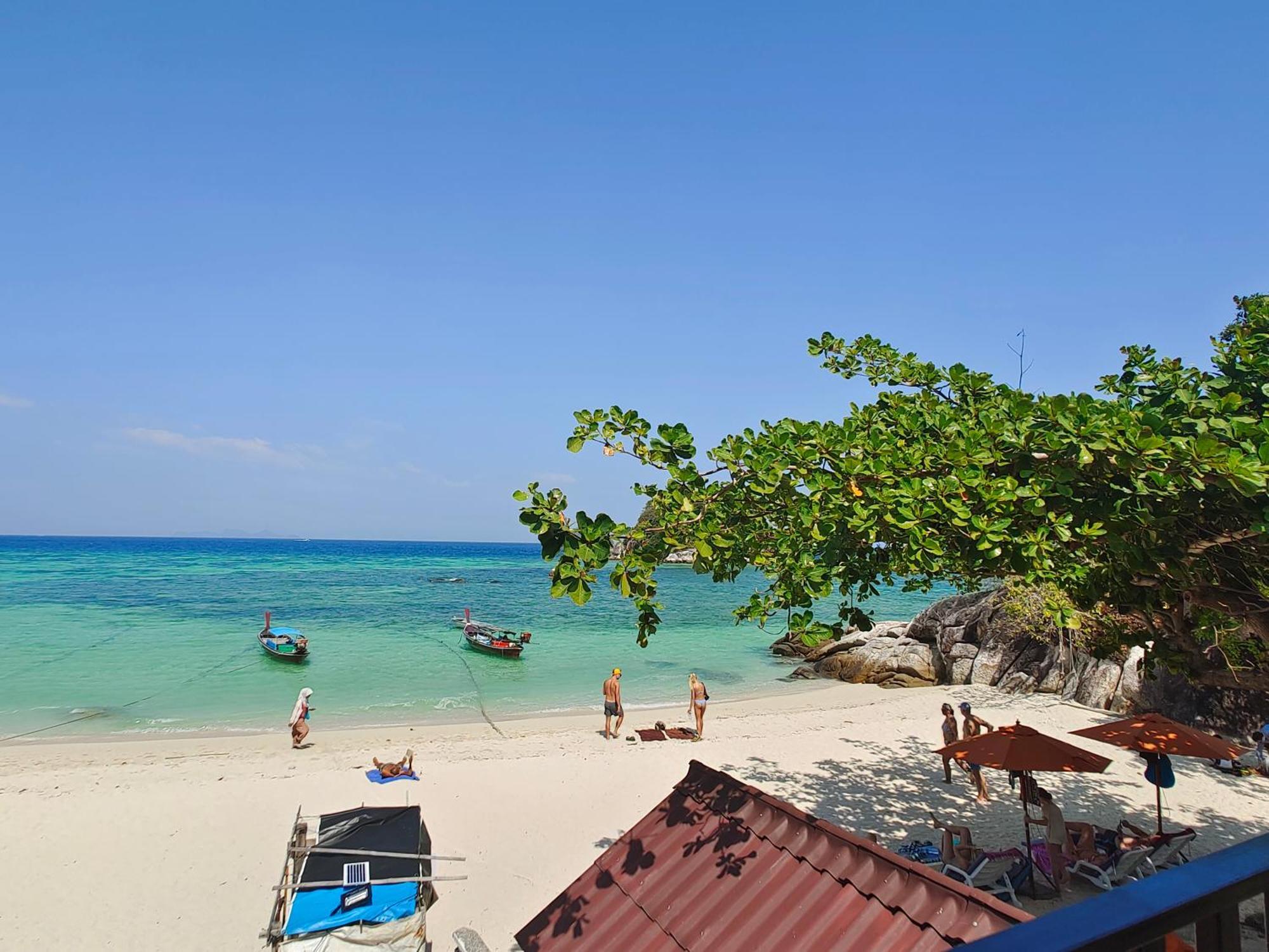 Lipe Sunrise Beach House Extérieur photo